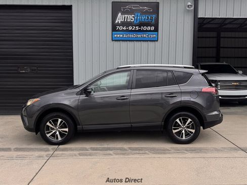 Used 2016 Toyota RAV4 XLE FWD image 4