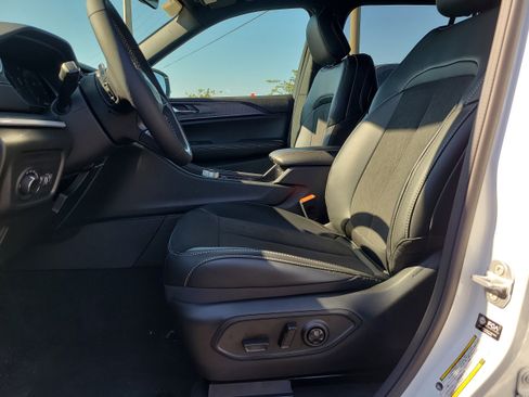New 2025 Jeep Grand Cherokee Altitude RWD image 13
