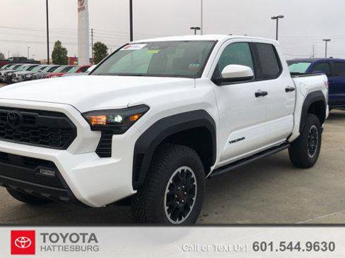 Certified 2025 Toyota Tacoma TRD Off-Road image 1