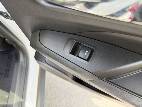 Used 2025 Chevrolet Trax LS FWD image 28