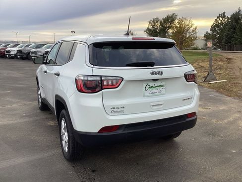 Used 2022 Jeep Compass Sport image 3