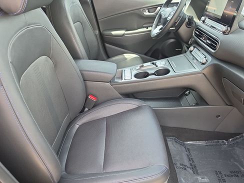 Used 2023 Hyundai Kona Limited FWD image 17