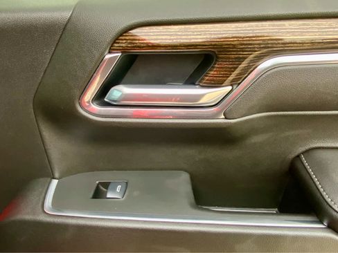 Used 2025 GMC Sierra 1500 Elevation image 52