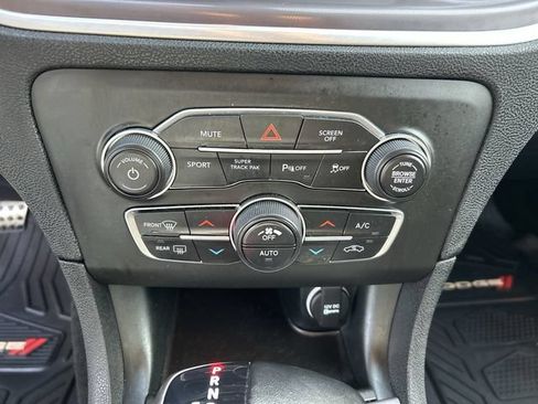 Used 2022 Dodge Charger R/T RWD image 21