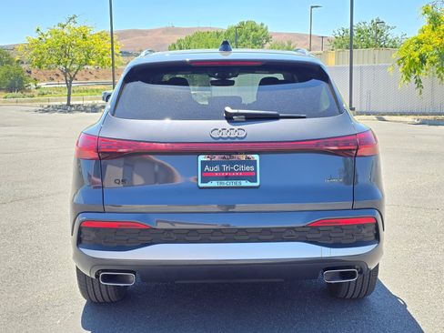 Used 2025 Audi Q5 Premium Plus w/ Premium Plus AWD/4WD image 5