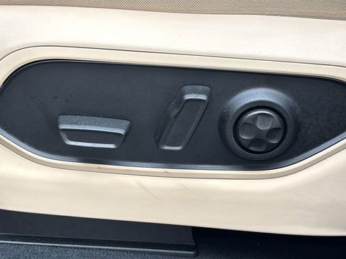 Used 2023 Jeep Grand Cherokee Limited w/ Trailer Tow Prep Group (B) image 12