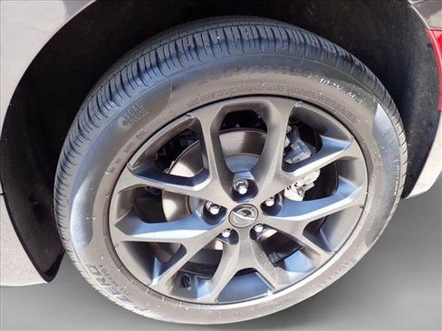 Used 2023 Chrysler Pacifica Limited w/ S Appearance Package AWD/4WD image 7