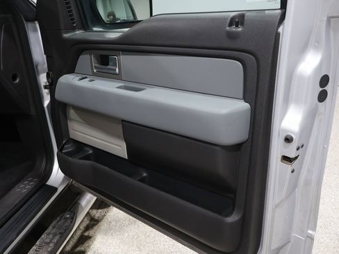 Used 2011 Ford F150 XLT w/ XLT Chrome Pkg image 25