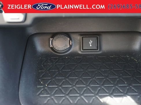Used 2022 Toyota RAV4 LE AWD/4WD image 19