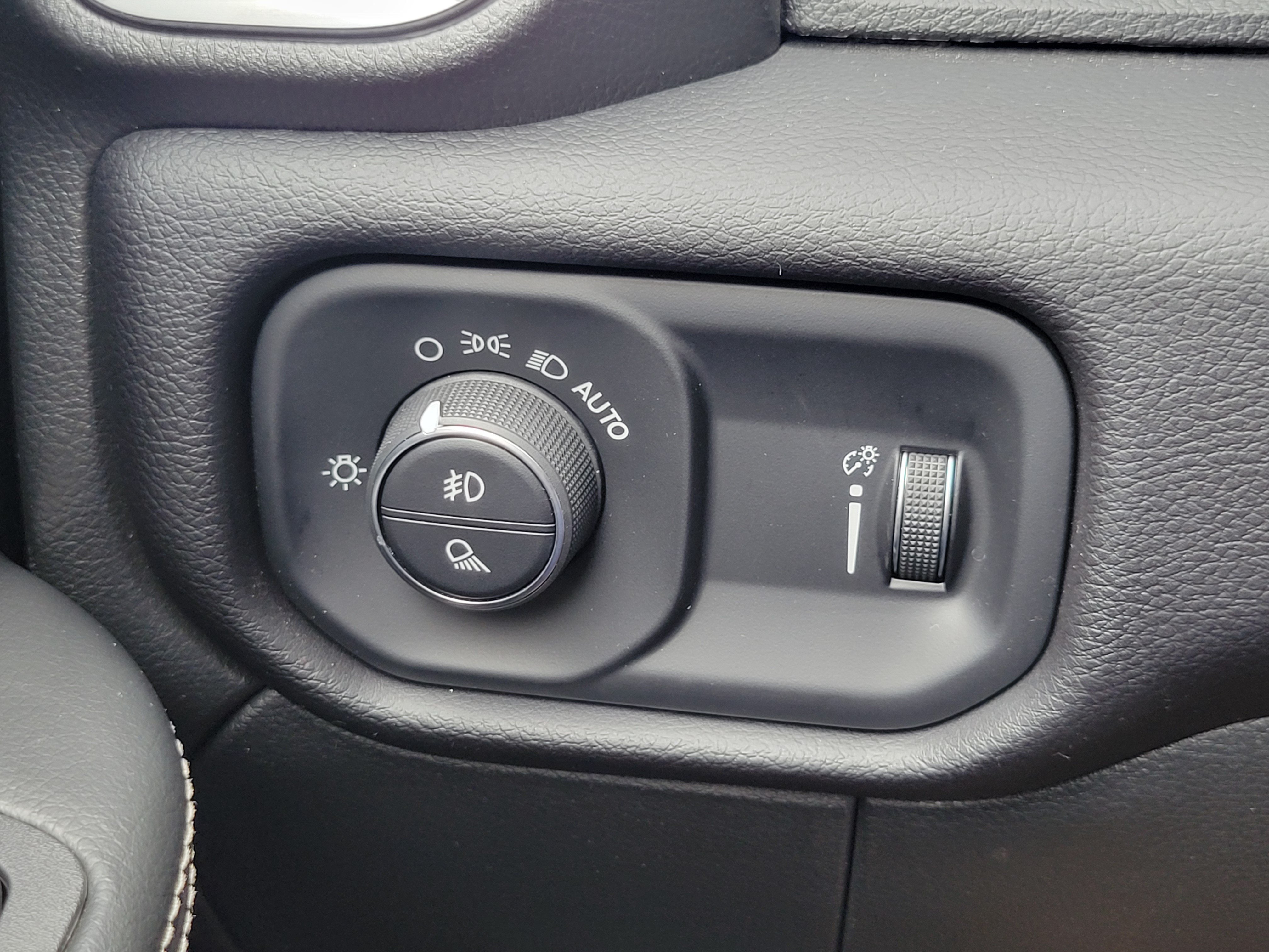 Used 2025 RAM 2500 Big Horn AWD/4WD image 12