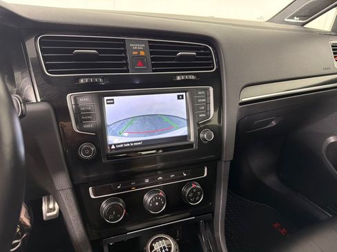 Used 2017 Volkswagen GTI SE FWD image 17