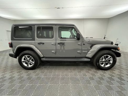 Used 2018 Jeep Wrangler Unlimited Sahara image 9