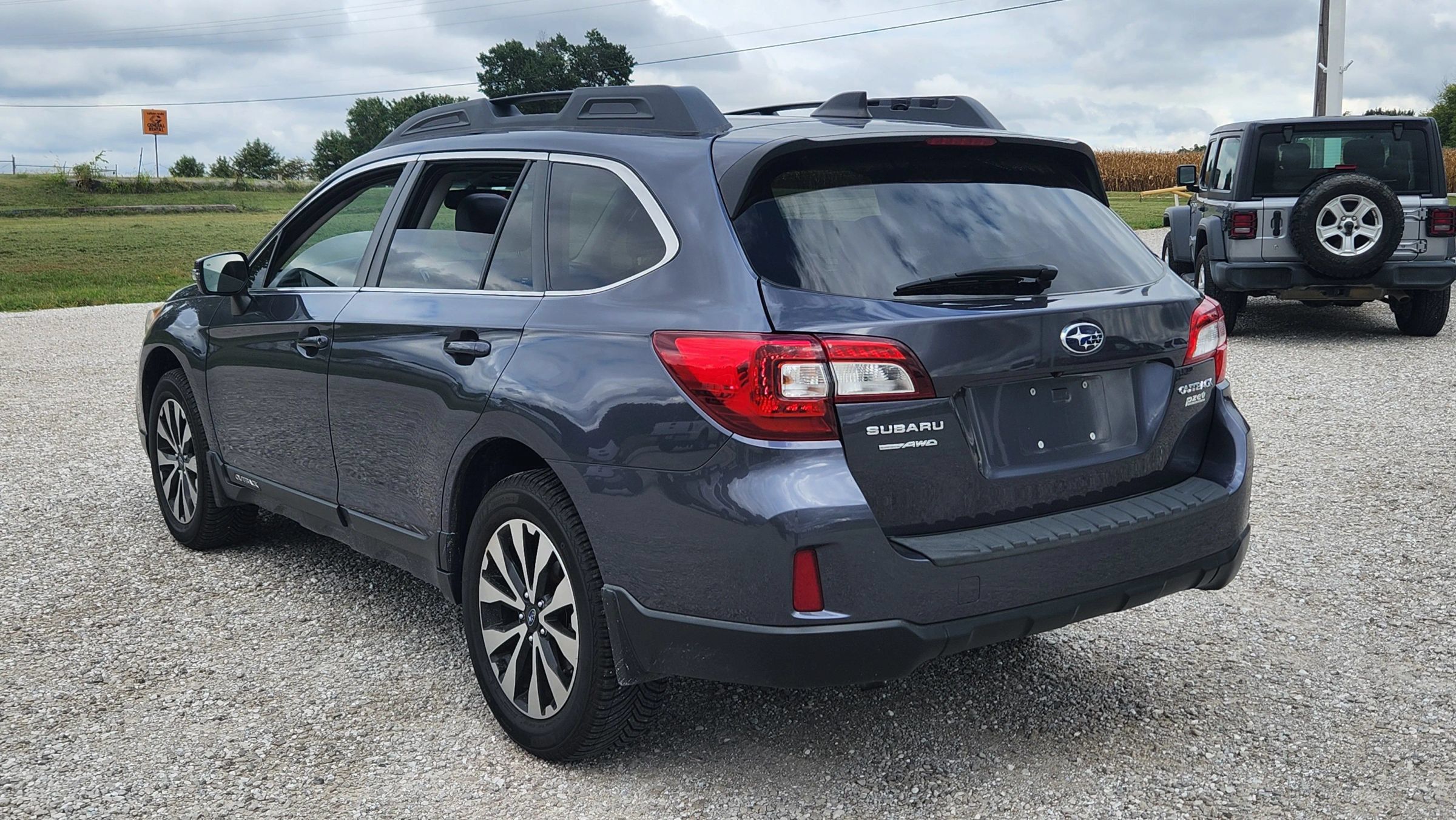 Used 2017 Subaru Outback 2.5i Limited w/ Popular Package #5 AWD/4WD image 6