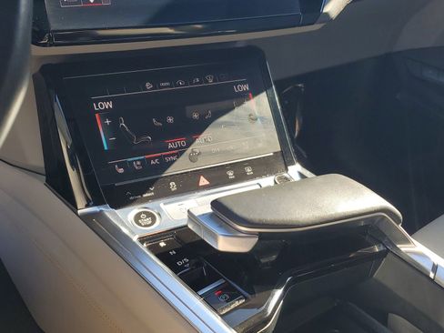 Used 2022 Audi e-tron Chronos w/ Chronos Package image 30