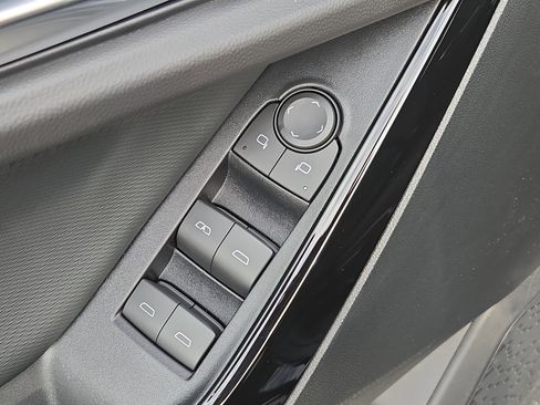 New 2026 Chevrolet Equinox LT w/ Midnight Edition image 19