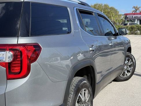 Used 2023 GMC Acadia SLE w/ Driver Convenience Package image 8