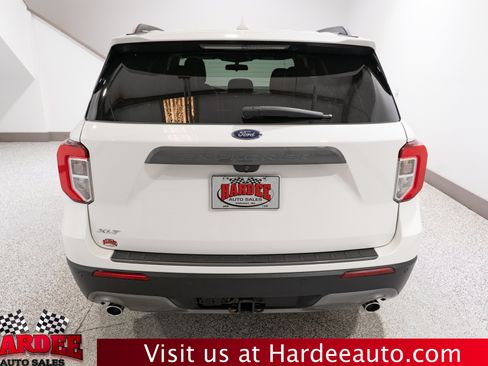 Used 2022 Ford Explorer XLT w/ Equipment Group 202A RWD image 4