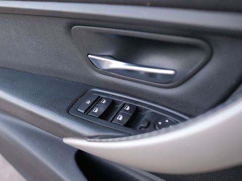 Used 2015 BMW 320i Sedan RWD image 12