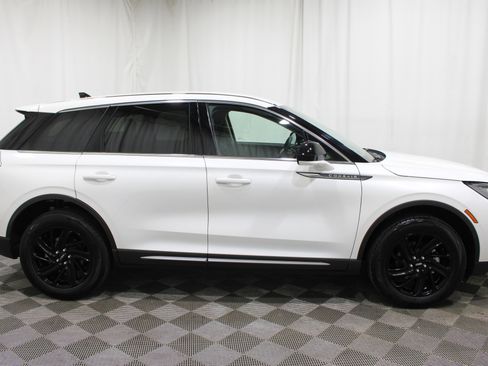 Used 2025 Lincoln Corsair FWD image 28