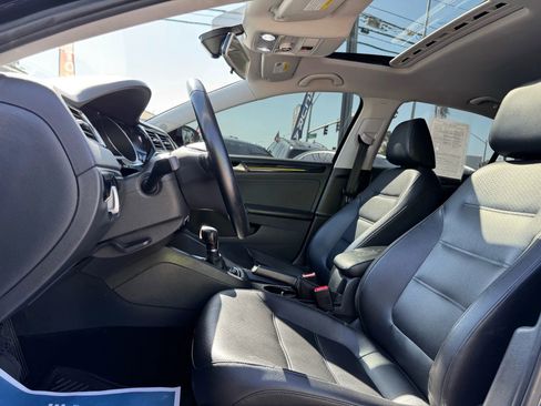 Used 2017 Volkswagen Jetta SEL image 12