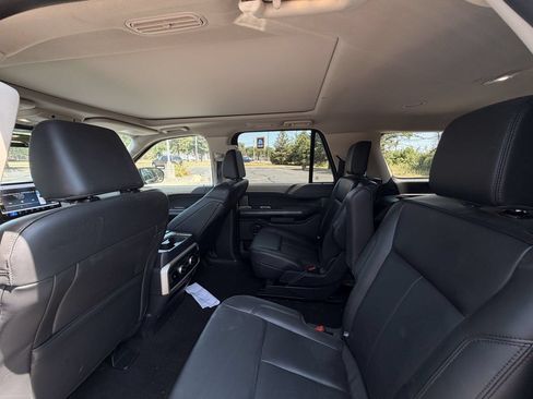Used 2024 Ford Expedition Max XLT AWD/4WD image 14