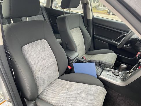 Used 2006 Subaru Outback 2.5i image 21