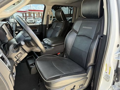 Used 2024 RAM 2500 Laramie AWD/4WD image 22