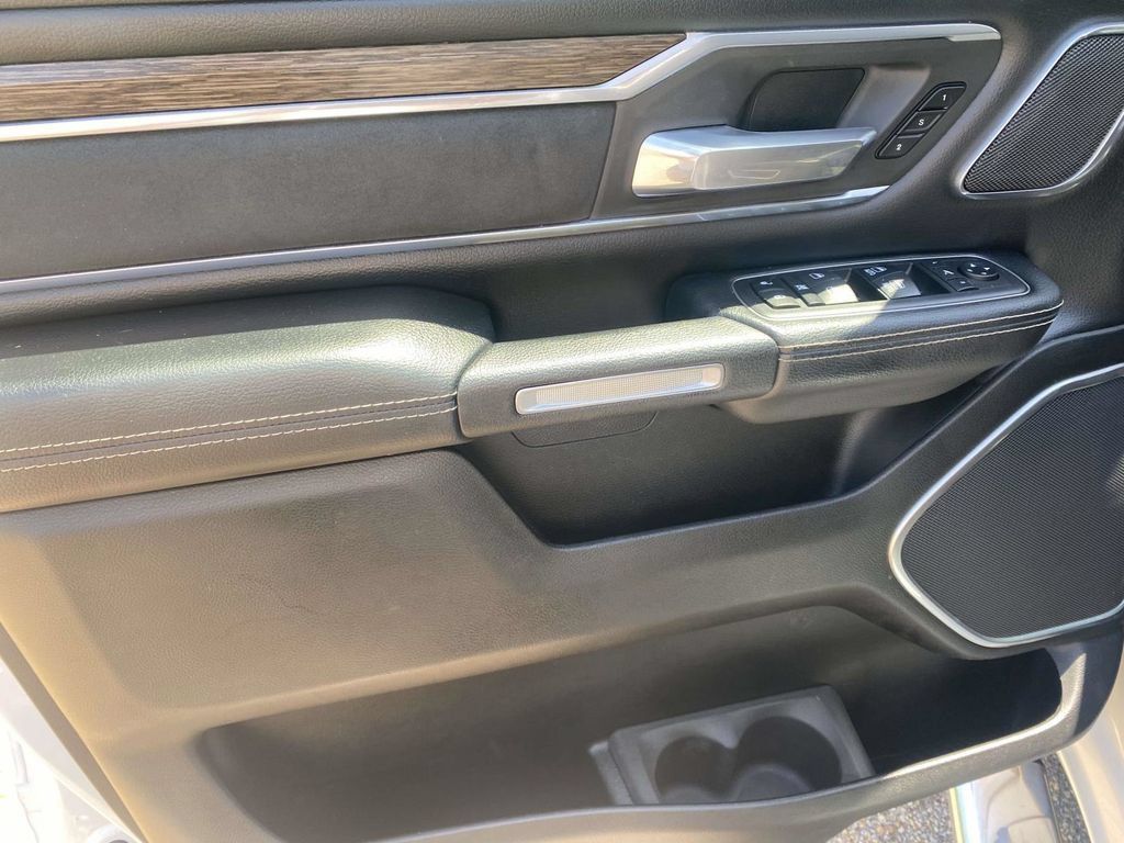 Used 2019 RAM 1500 Laramie AWD/4WD image 19