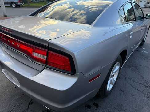 Used 2014 Dodge Charger SE image 11