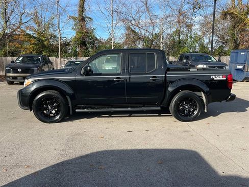 Used 2021 Nissan Frontier SV w/ Midnight Edition Floor Mats image 7