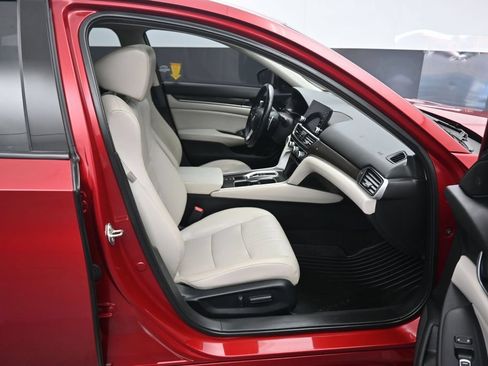 Used 2018 Honda Accord Touring image 45