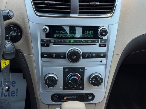 Used 2010 Chevrolet Malibu LS FWD image 34
