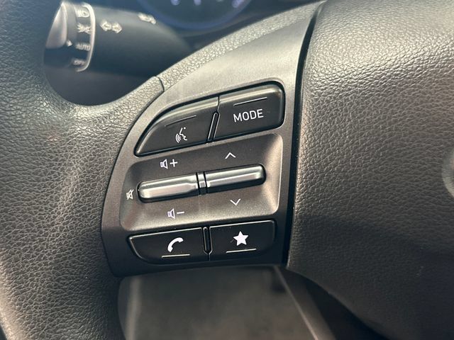 Used 2023 Hyundai Kona SEL AWD/4WD image 32