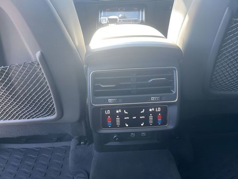 Used 2021 Audi Q8 Premium Plus w/ Premium Plus Package image 21