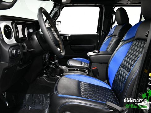 Used 2024 Jeep Wrangler Unlimited Sport AWD/4WD image 39