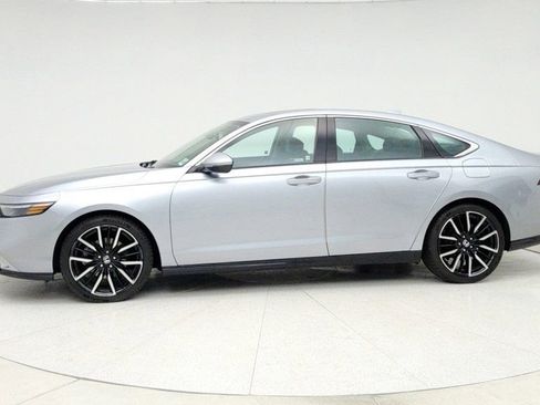 Used 2023 Honda Accord Touring image 8