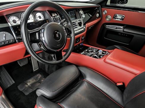 Used 2018 Rolls-Royce Ghost RWD image 17