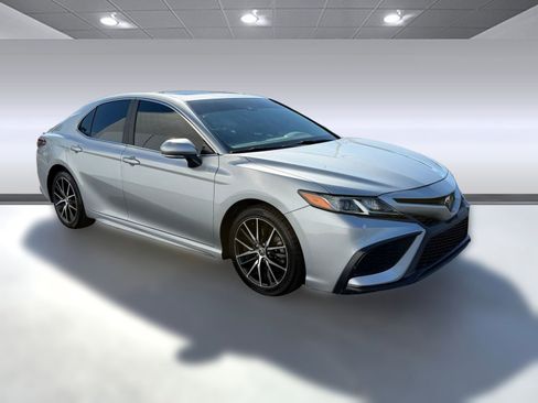 Certified 2023 Toyota Camry SE image 7