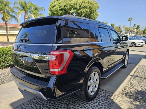 Used 2020 Ford Expedition XLT image 5