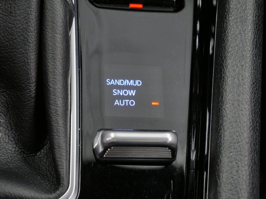 Used 2023 Jeep Compass Limited w/ Sun and Sound Group AWD/4WD image 30