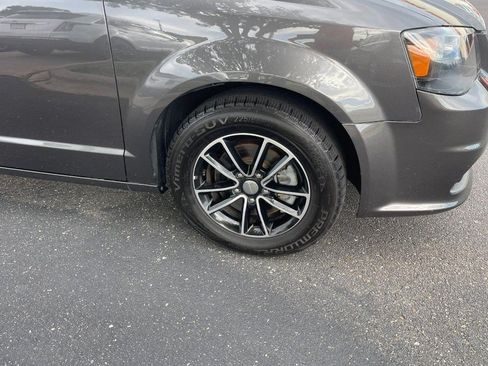 Used 2019 Dodge Grand Caravan GT FWD image 7