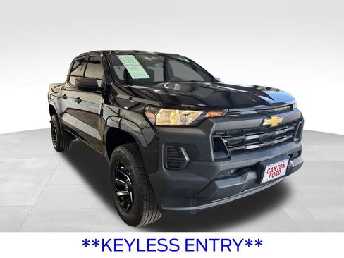 Used 2025 Chevrolet Colorado W/T image 10