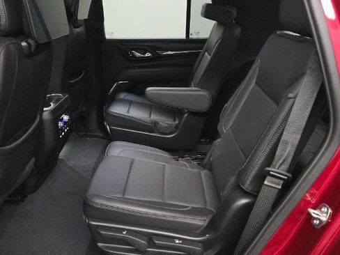 Used 2024 GMC Yukon Denali w/ Denali Reserve Package image 12