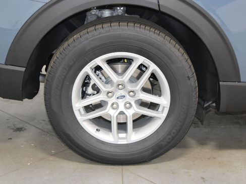 New 2026 Ford Explorer Active RWD image 12