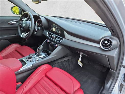 Used 2025 Alfa Romeo Giulia w/ Veloce Package Rwd image 24