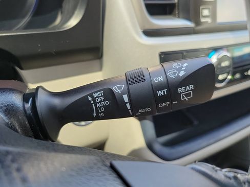 Used 2016 Toyota Highlander Limited w/ Driver Technology Package FWD image 31