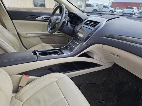 Used 2014 Lincoln MKZ FWD image 22