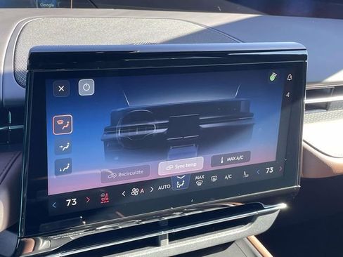 New 2026 Lincoln Nautilus Reserve image 25