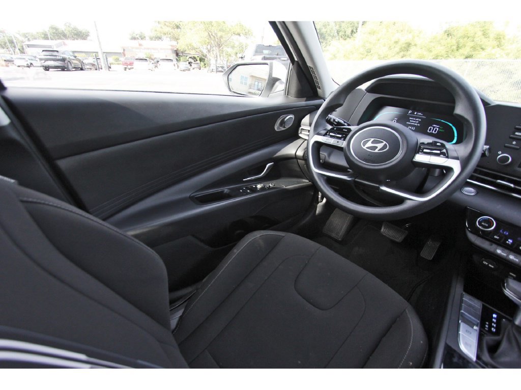 Certified 2026 Hyundai Elantra Hybrid FWD image 9
