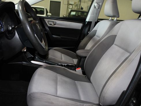 Used 2019 Toyota Corolla LE FWD image 21
